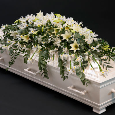 Interflora_kistedekorasjon_hvit2